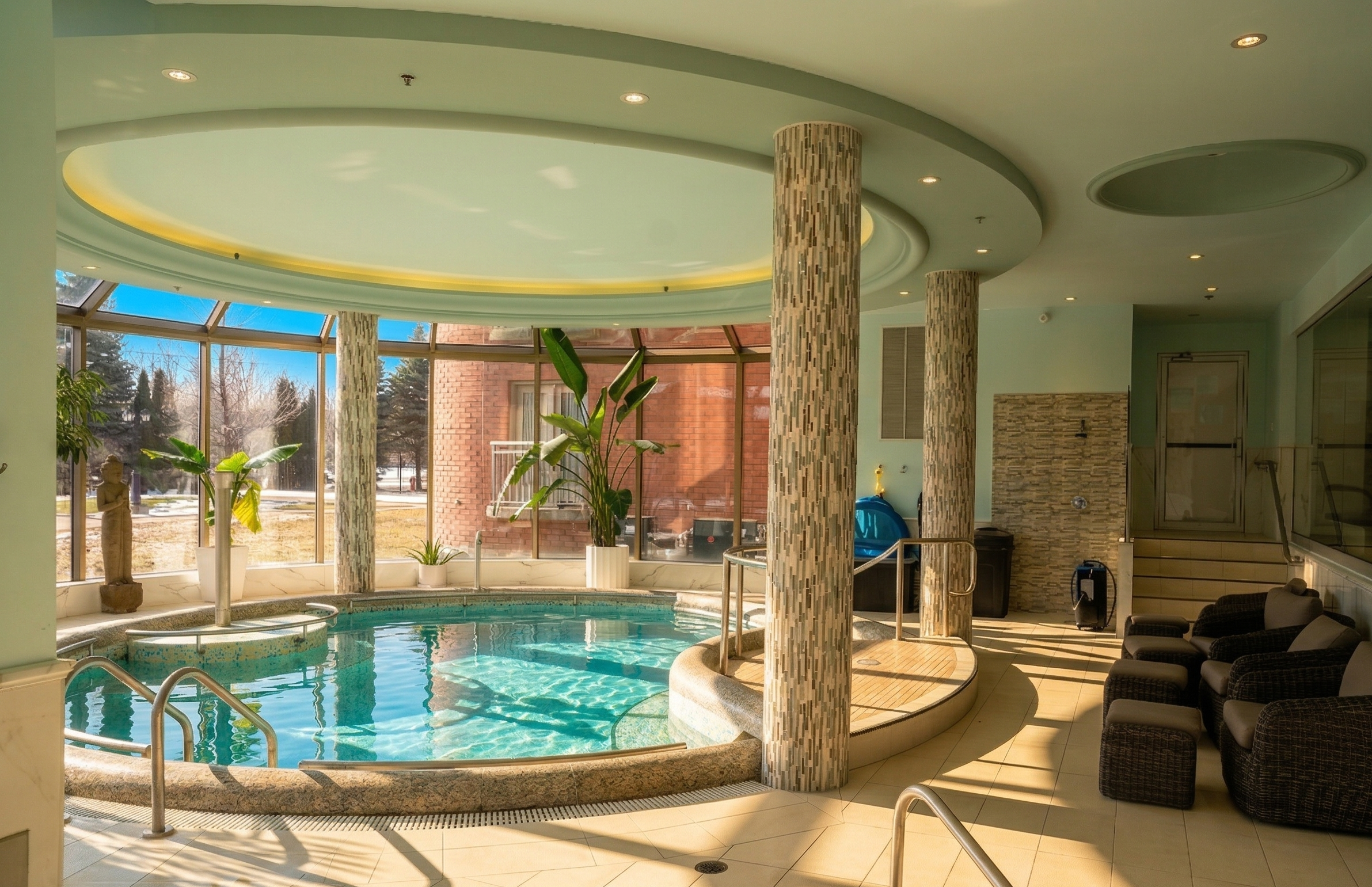 Indoor pool at Château Maxwell